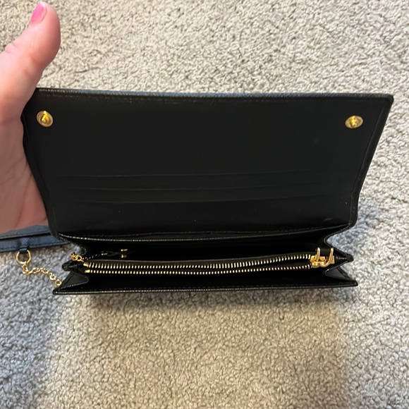 PRADA Large Saffiano Leather Wallet - Picture 3 of 10